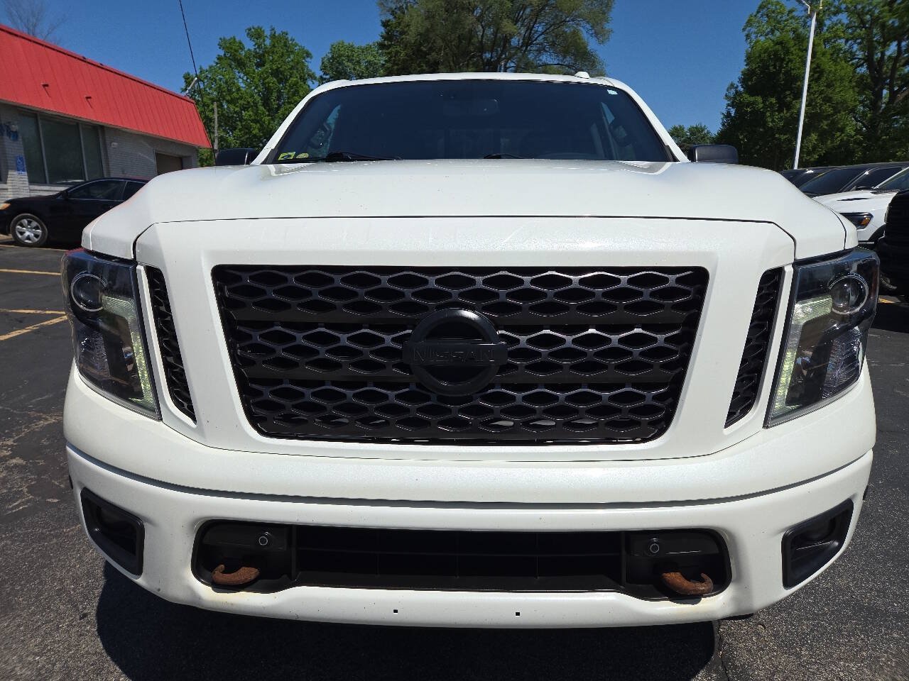 Used 2018 Nissan Titan SL w/ Midnight Edition AWD/4WD image 3