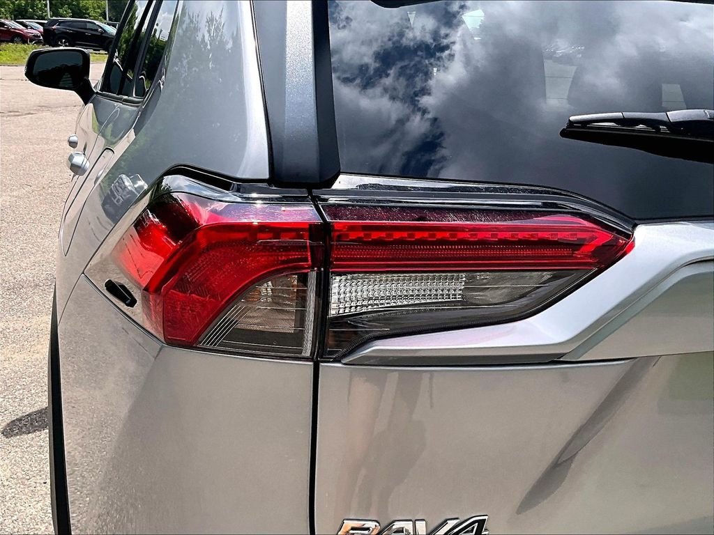 Certified 2025 Toyota RAV4 XLE AWD/4WD image 30
