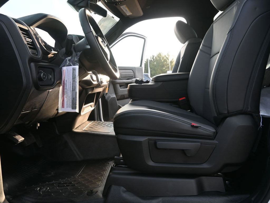 New 2026 RAM 3500 Tradesman image 19