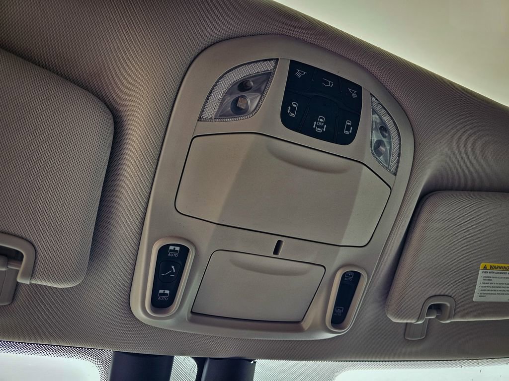 Used 2019 Chrysler Pacifica Limited FWD image 34