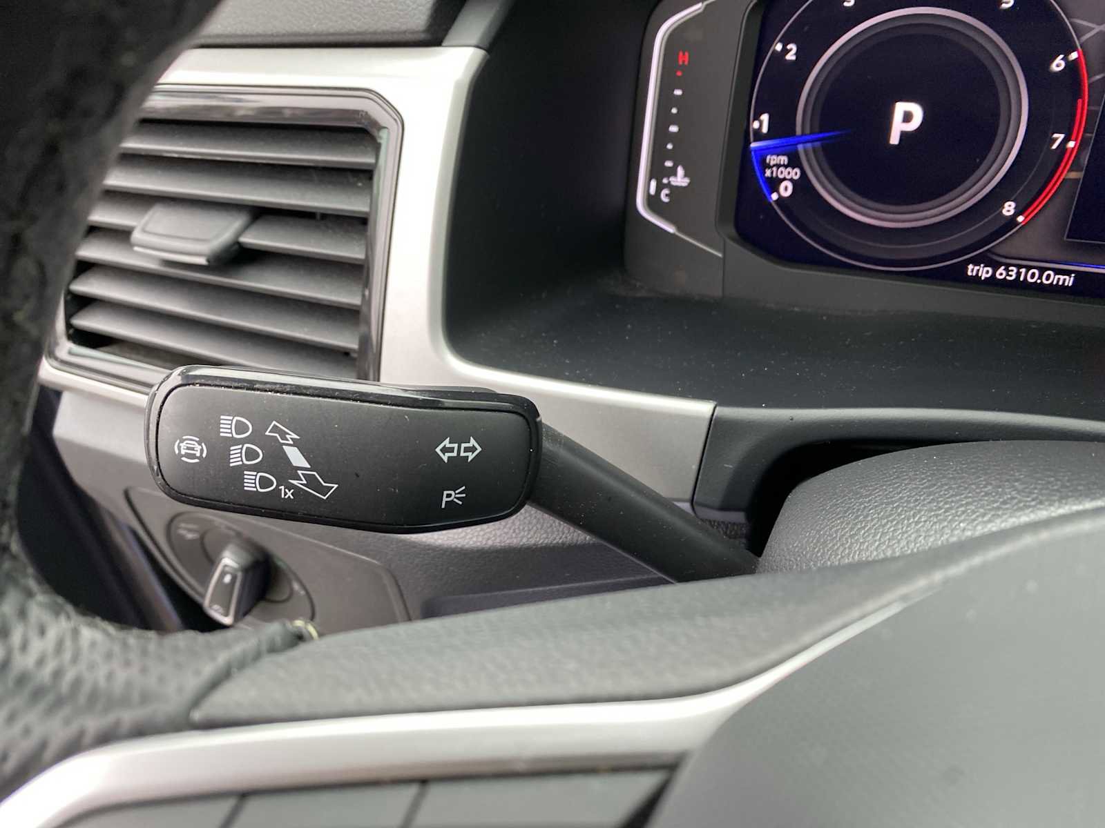 Used 2022 Volkswagen Atlas SEL Premium image 22