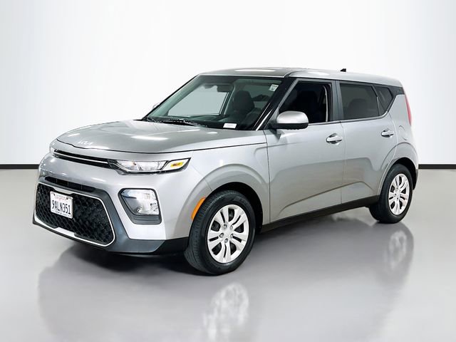 Certified 2022 Kia Soul LX image 3