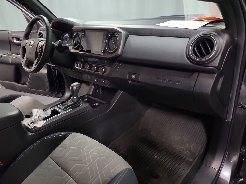 Used 2022 Toyota Tacoma TRD Sport AWD/4WD image 22