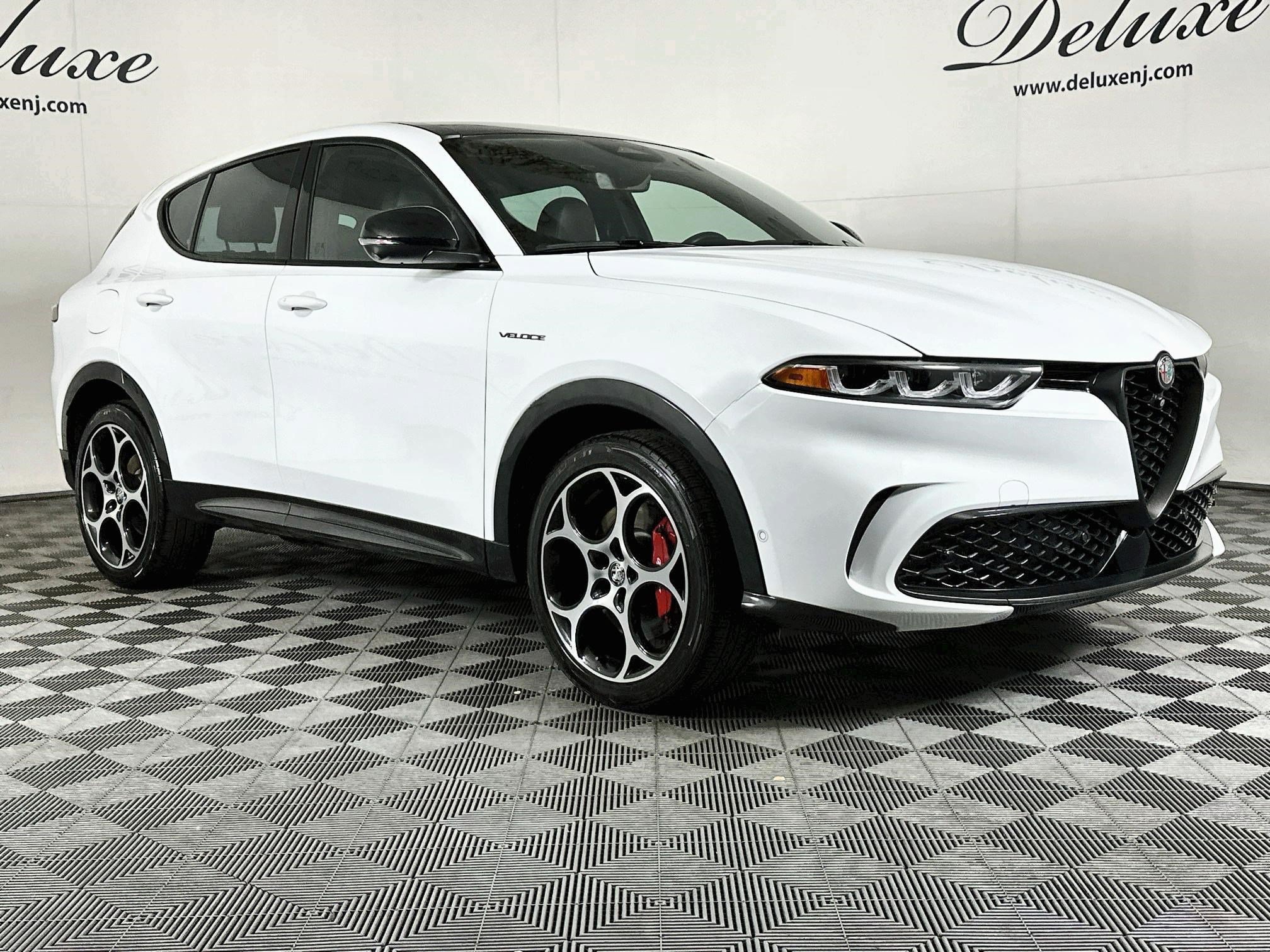Used 2024 Alfa Romeo Tonale Veloce w/ Active Assist Package AWD/4WD image 1