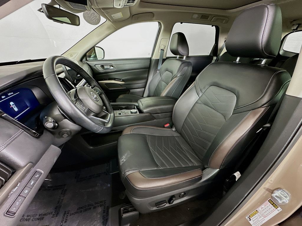 Certified 2024 Nissan Pathfinder Platinum image 29