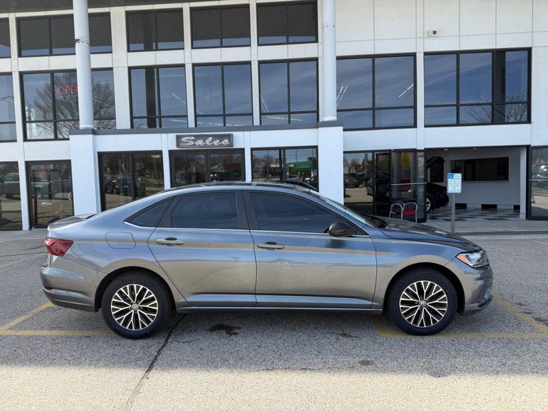 Used 2020 Volkswagen Jetta SE image 4