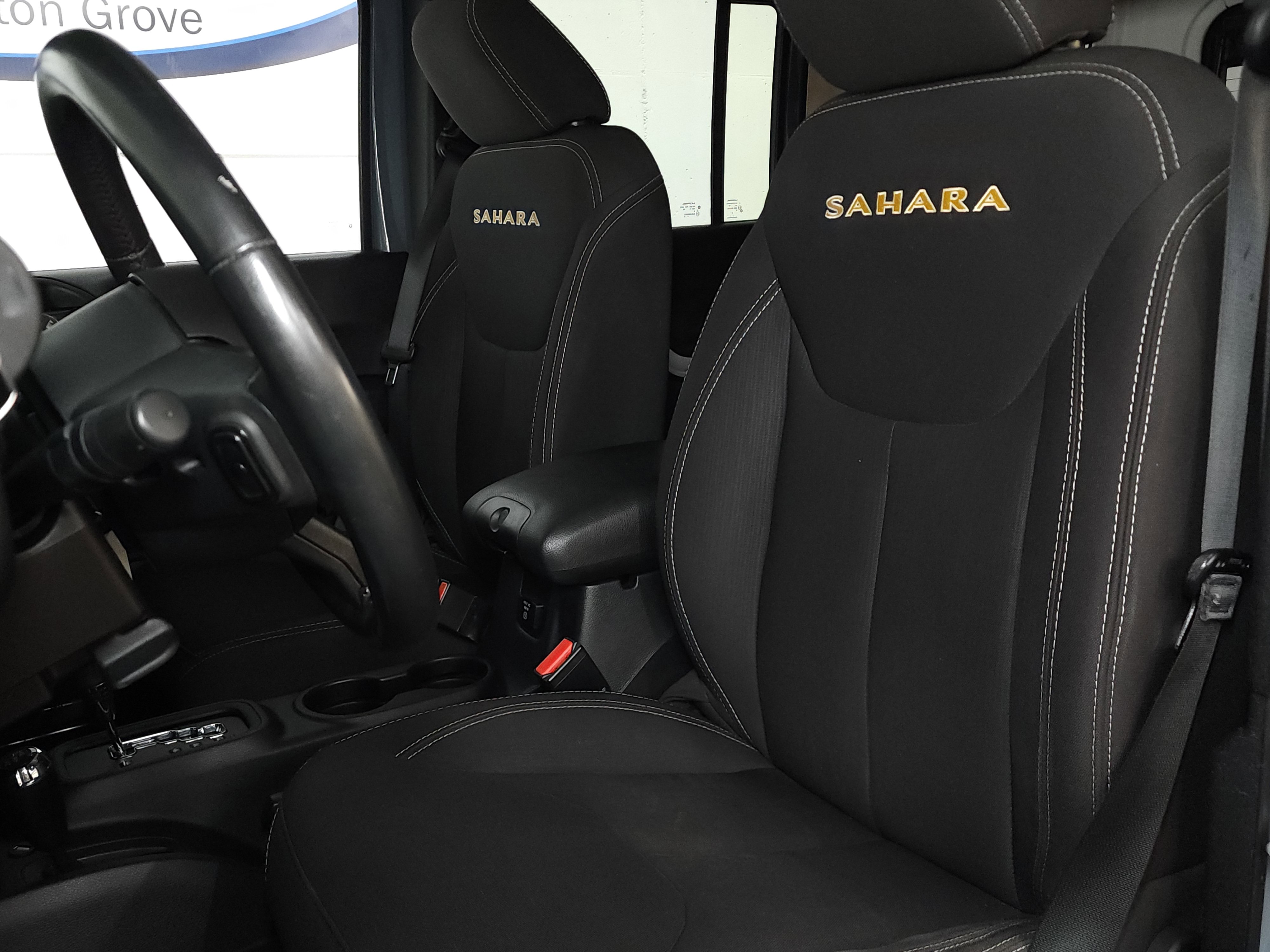 Used 2015 Jeep Wrangler Unlimited Sahara w/ Connectivity Group image 15