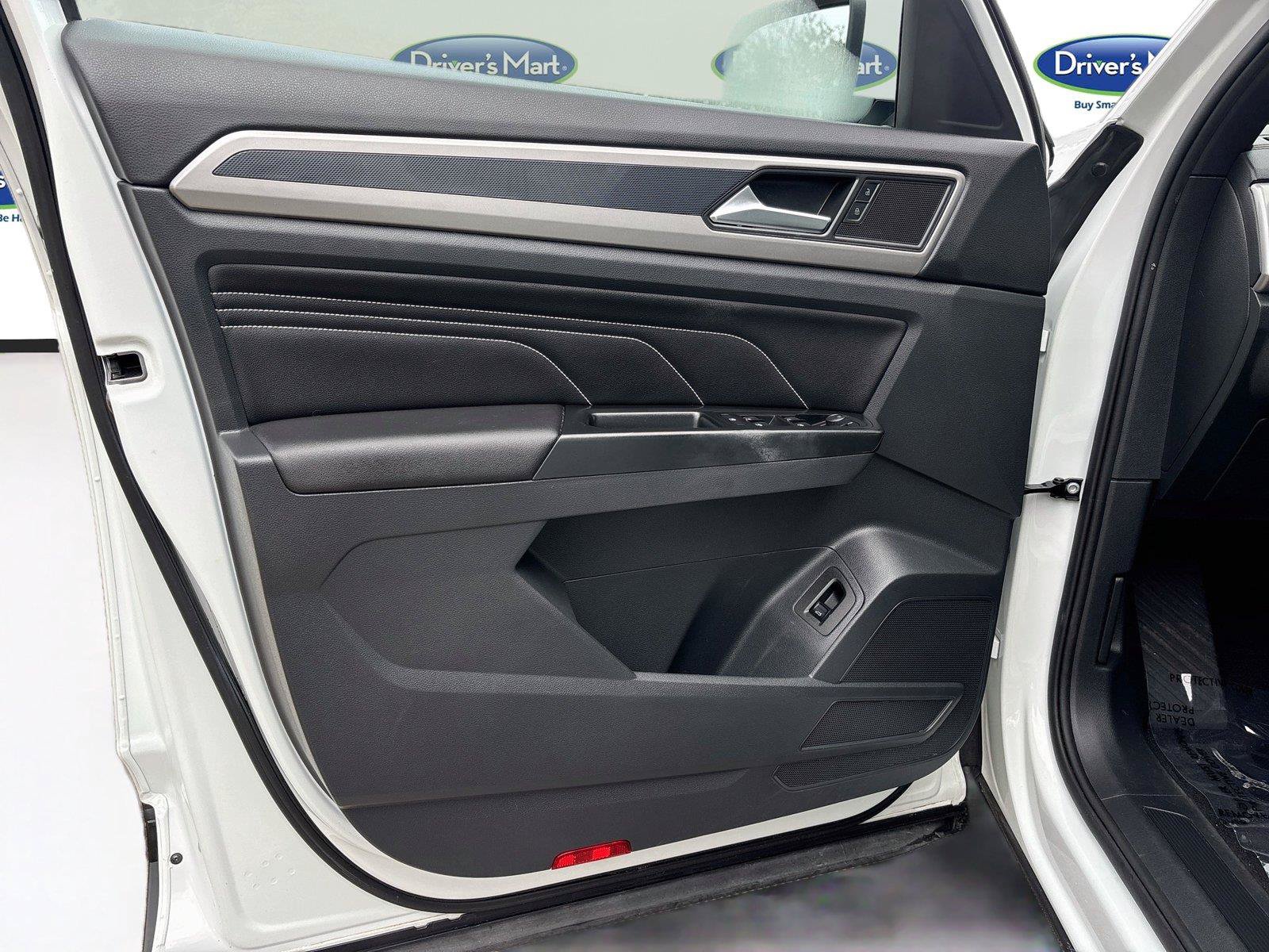 Used 2020 Volkswagen Atlas Cross Sport SEL FWD image 20