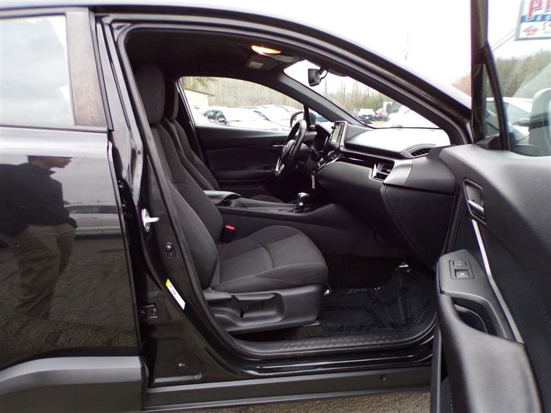 Used 2018 Toyota C-HR XLE image 17