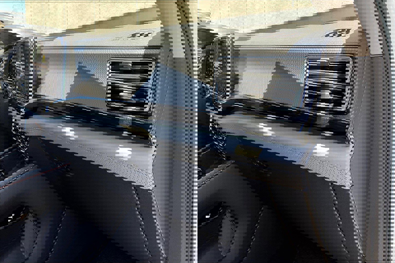 Used 2024 Volkswagen Atlas Peak Edition SEL image 16