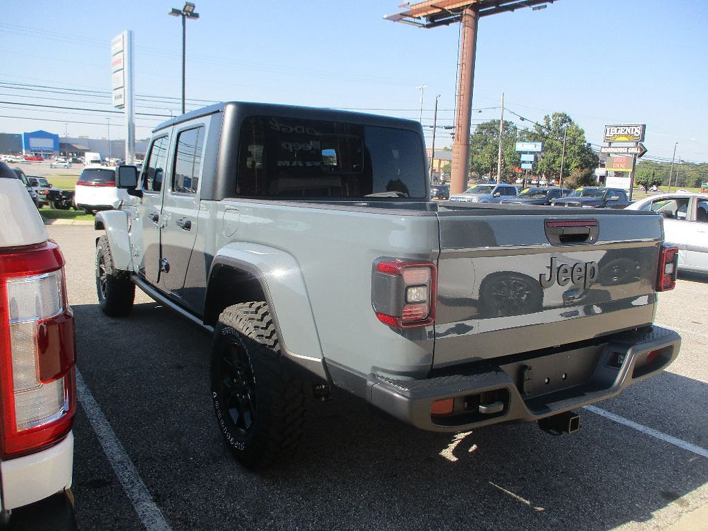 New 2025 Jeep Gladiator Sport AWD/4WD image 14