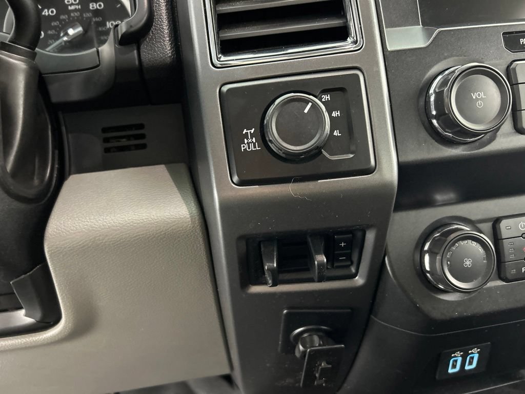 Used 2019 Ford F250 XLT w/ XLT Premium Package AWD/4WD image 16