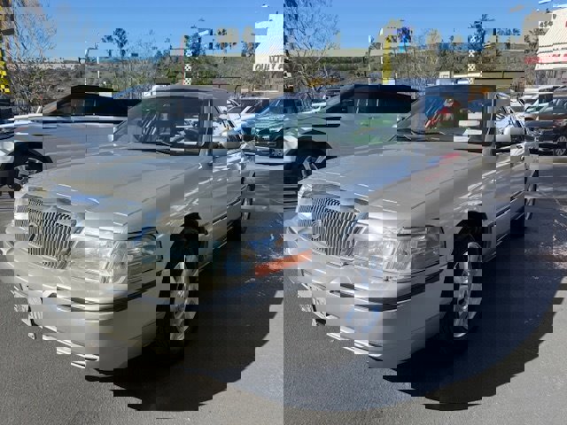 Used 2005 Mercury Grand Marquis LS image 2