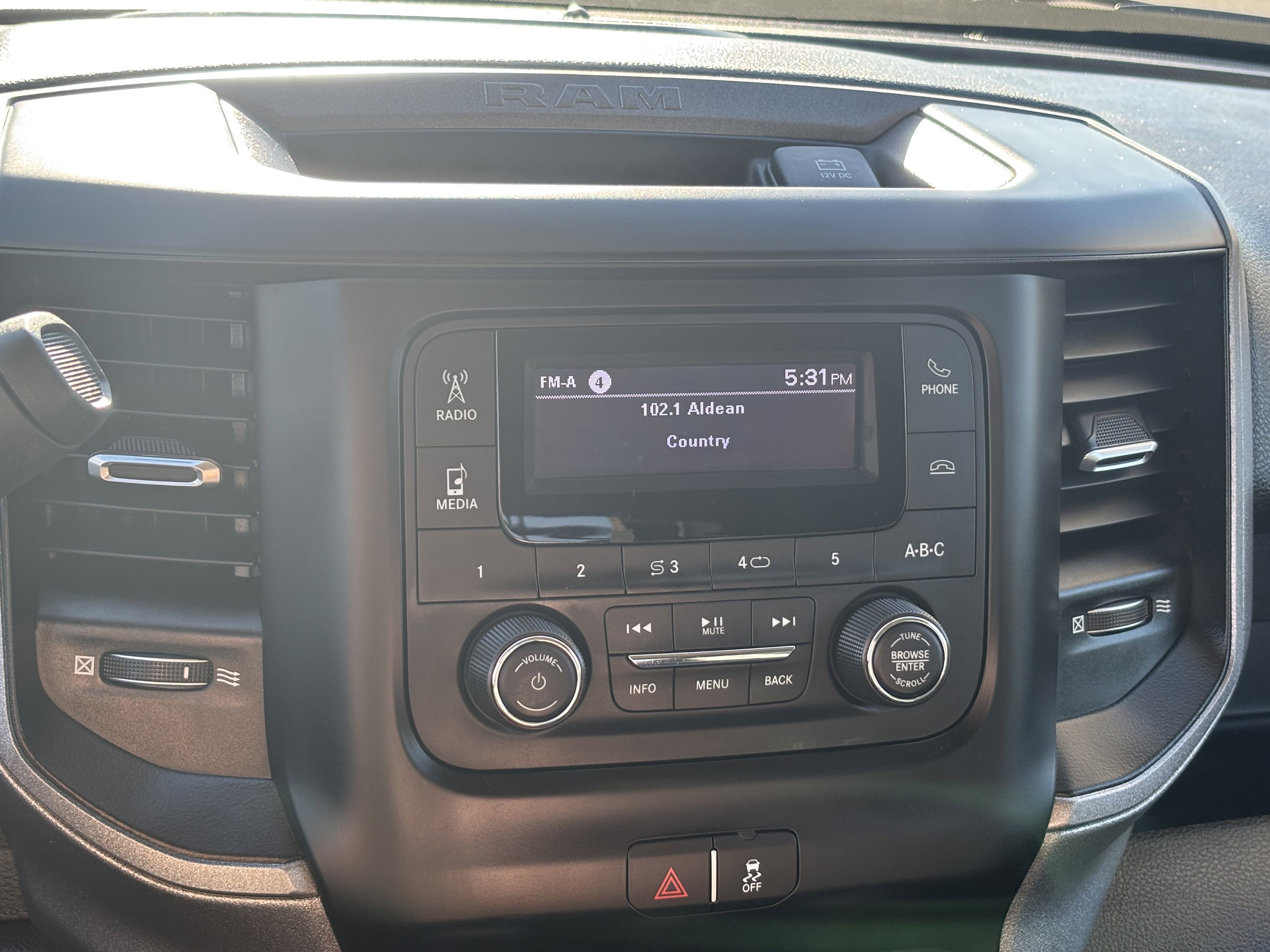 Used 2020 RAM 5500 Tradesman w/ Chrome Appearance Group AWD/4WD image 11