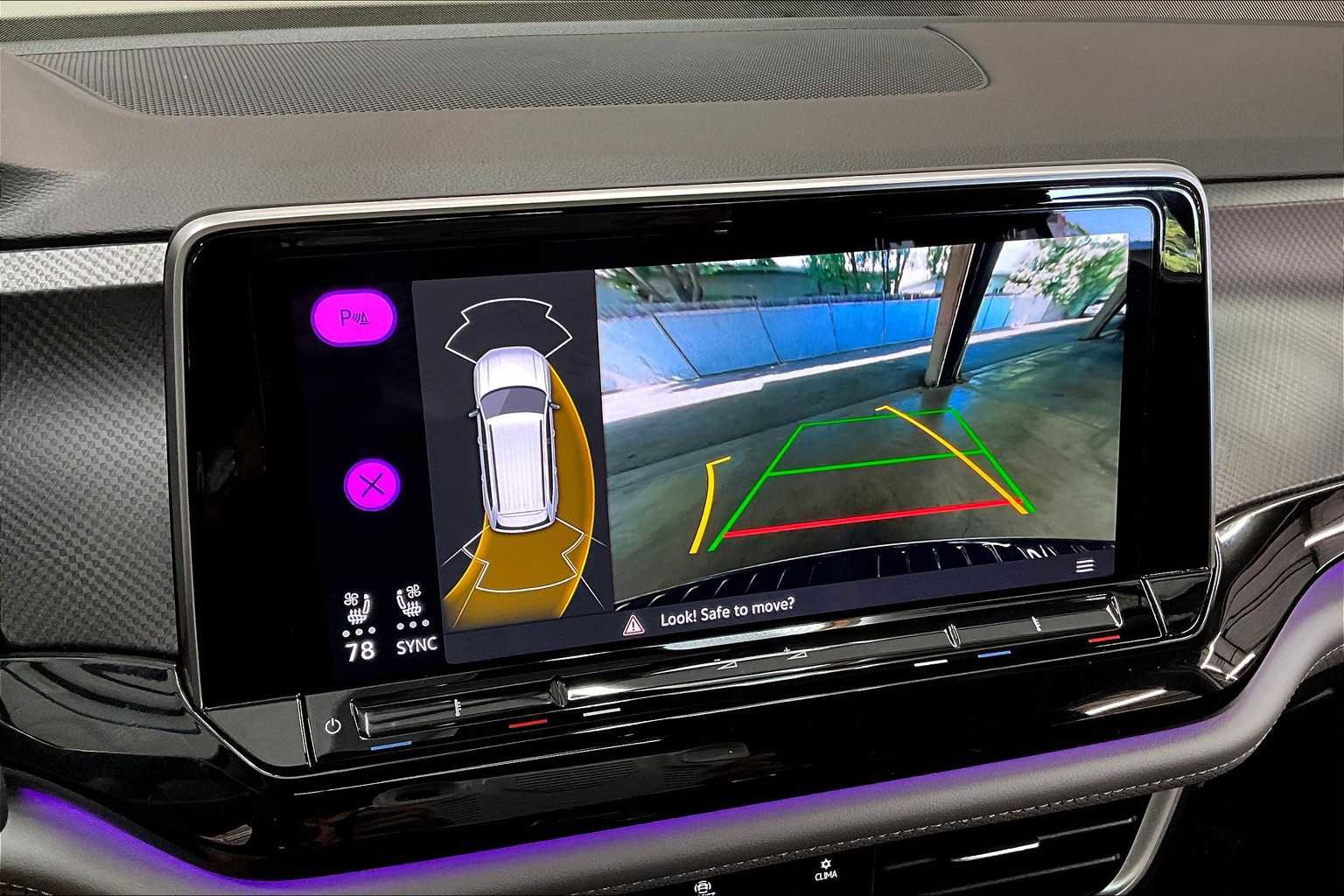 Used 2025 Volkswagen Atlas Peak Edition SE image 24