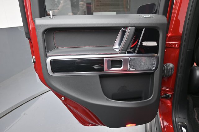 Used 2025 Mercedes-Benz G 63 AMG 4MATIC w/ AMG Night Package Plus image 27