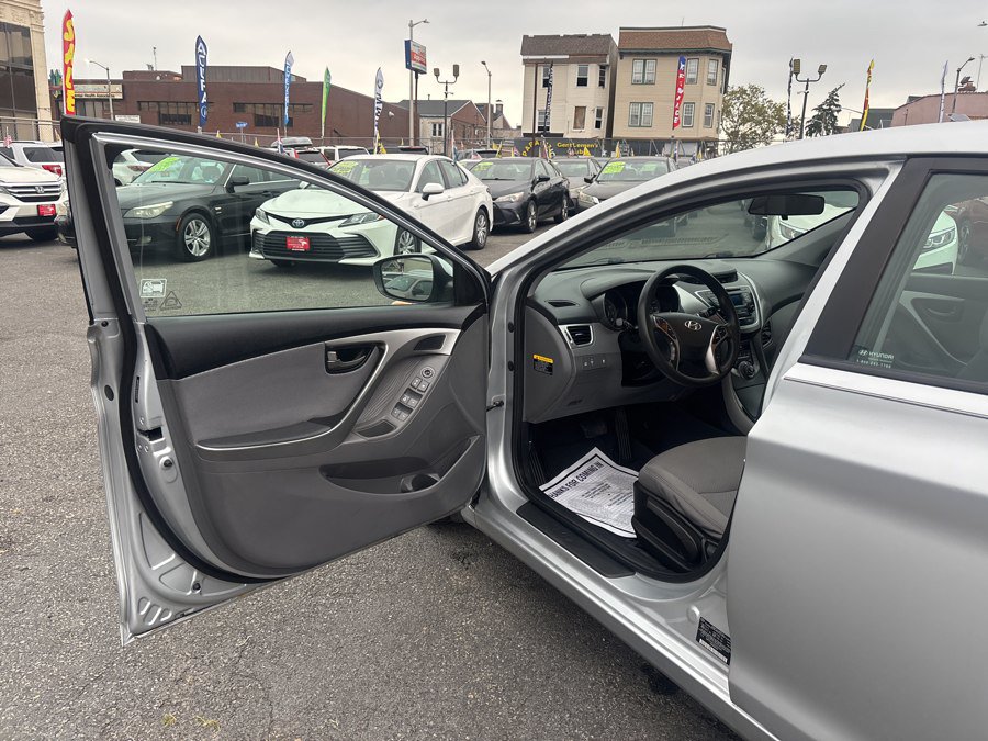 Used 2013 Hyundai Elantra GLS w/ Preferred Pkg FWD image 11