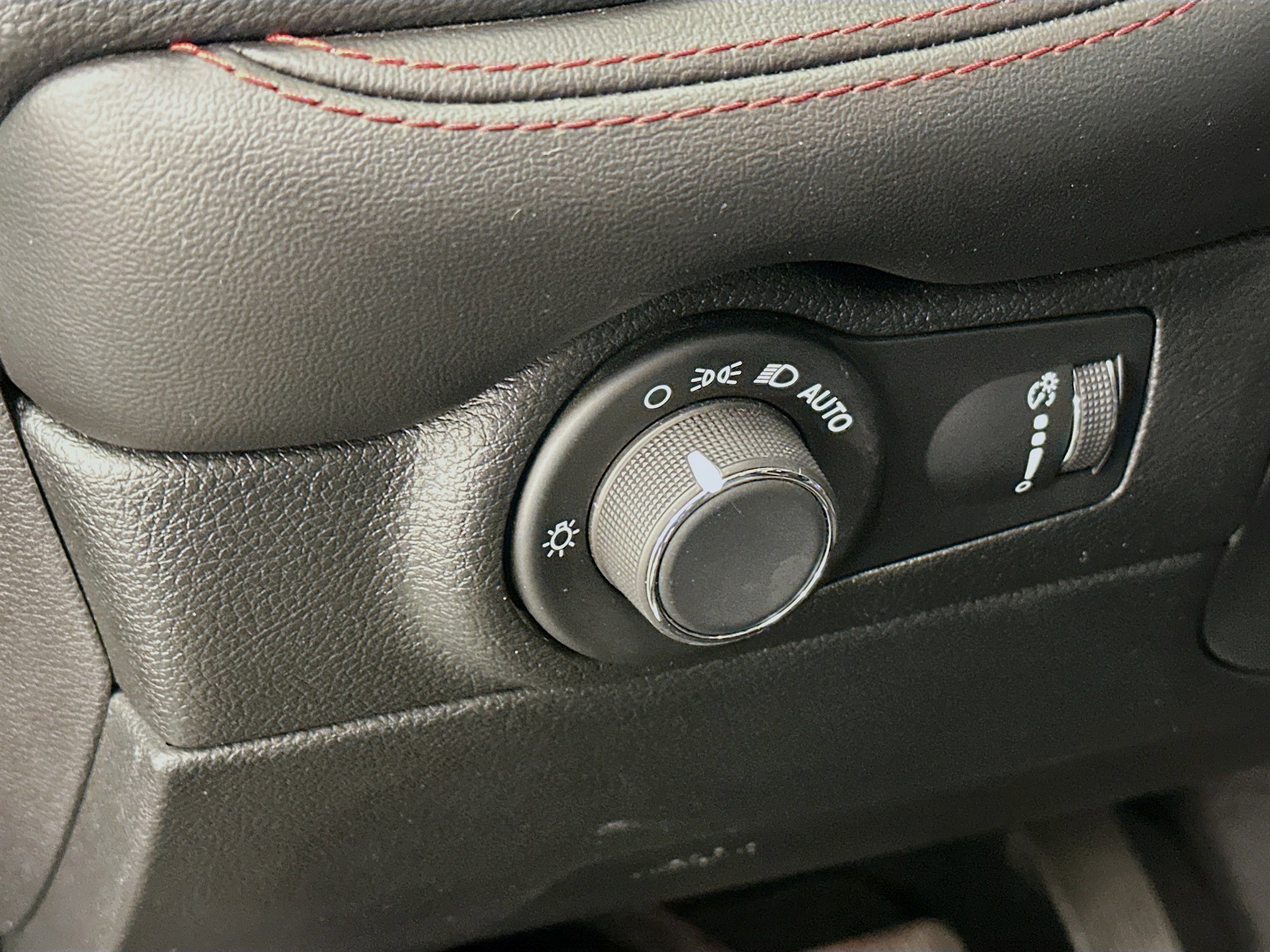 Used 2025 Dodge Durango GT image 17