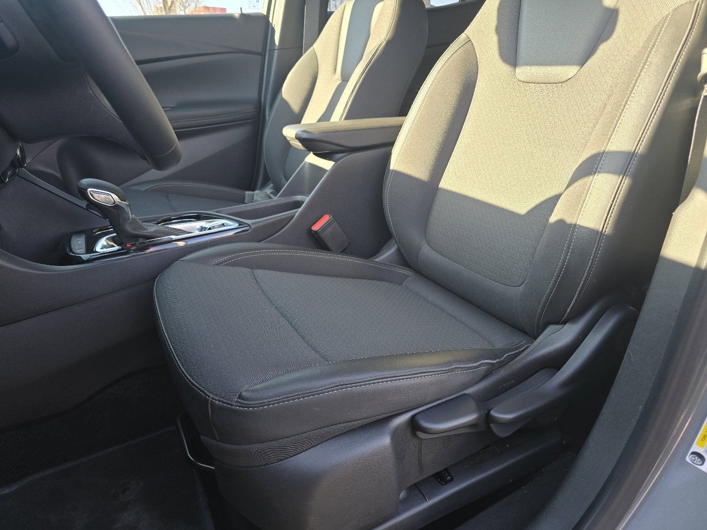 Used 2025 Buick Encore GX Preferred image 29