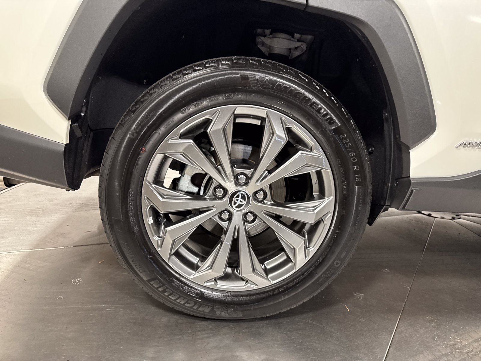 Used 2022 Toyota RAV4 Limited AWD/4WD image 13