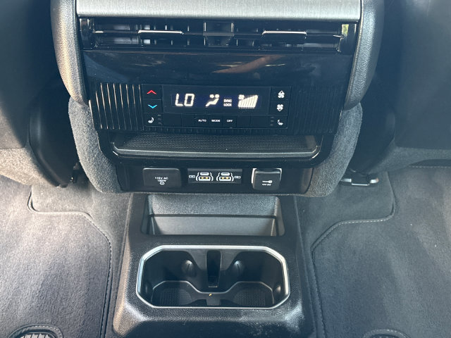 Used 2025 Jeep Wagoneer Series II AWD/4WD image 20