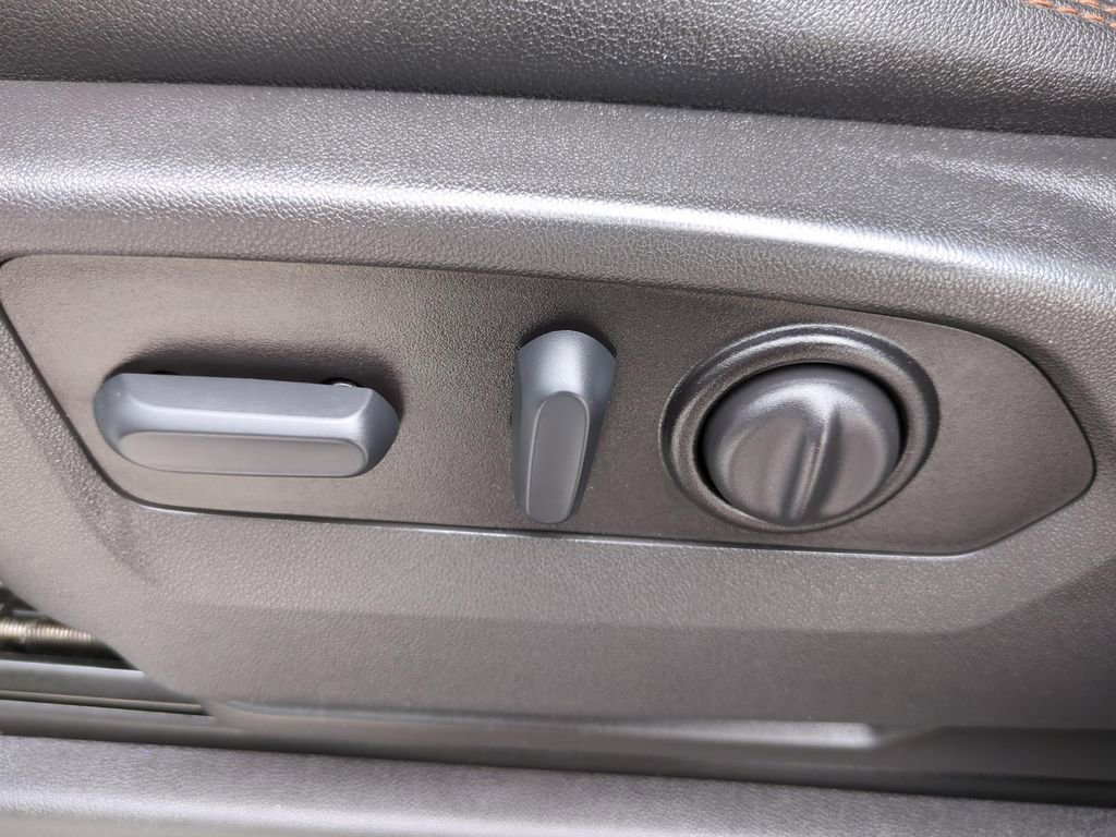 Used 2022 GMC Sierra 1500 AT4 w/ AT4 Premium Package image 18