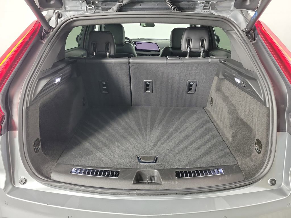 Certified 2025 Cadillac XT4 Premium Luxury image 8