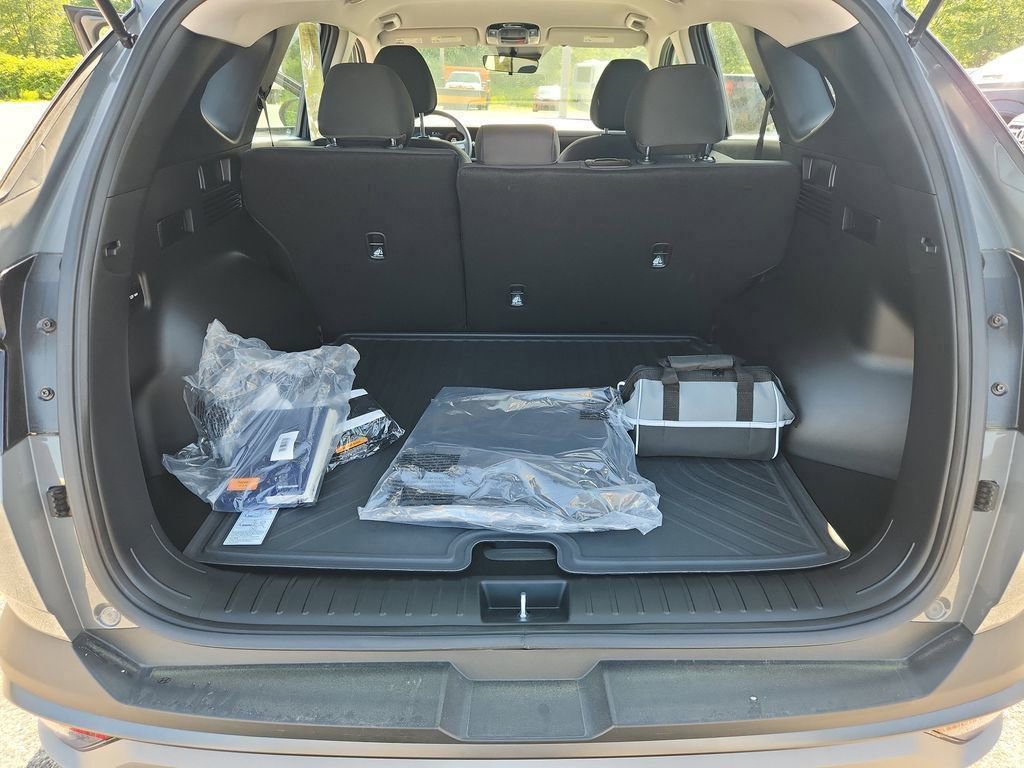 Used 2025 Hyundai Tucson SE image 22