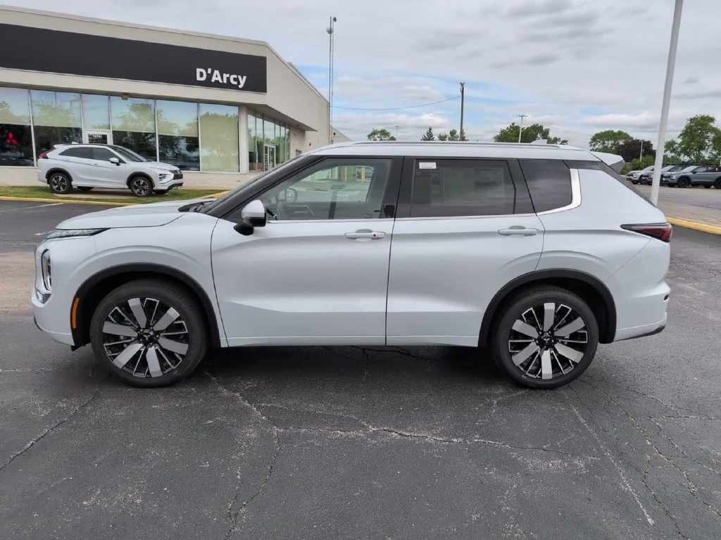 New 2026 Mitsubishi Outlander SEL AWD/4WD image 13