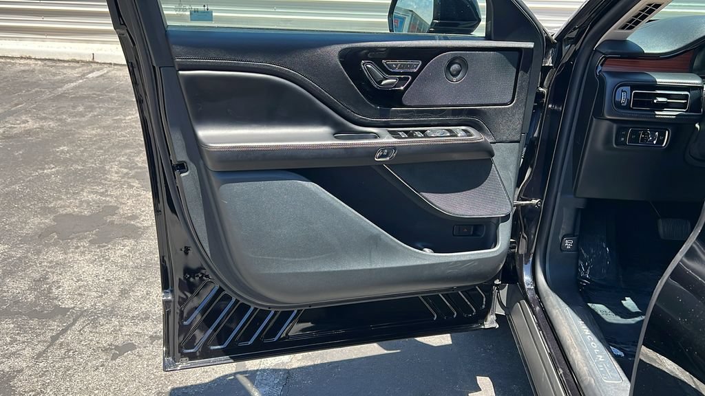 Certified 2023 Lincoln Aviator Grand Touring w/ Elements Package Plus AWD/4WD image 13