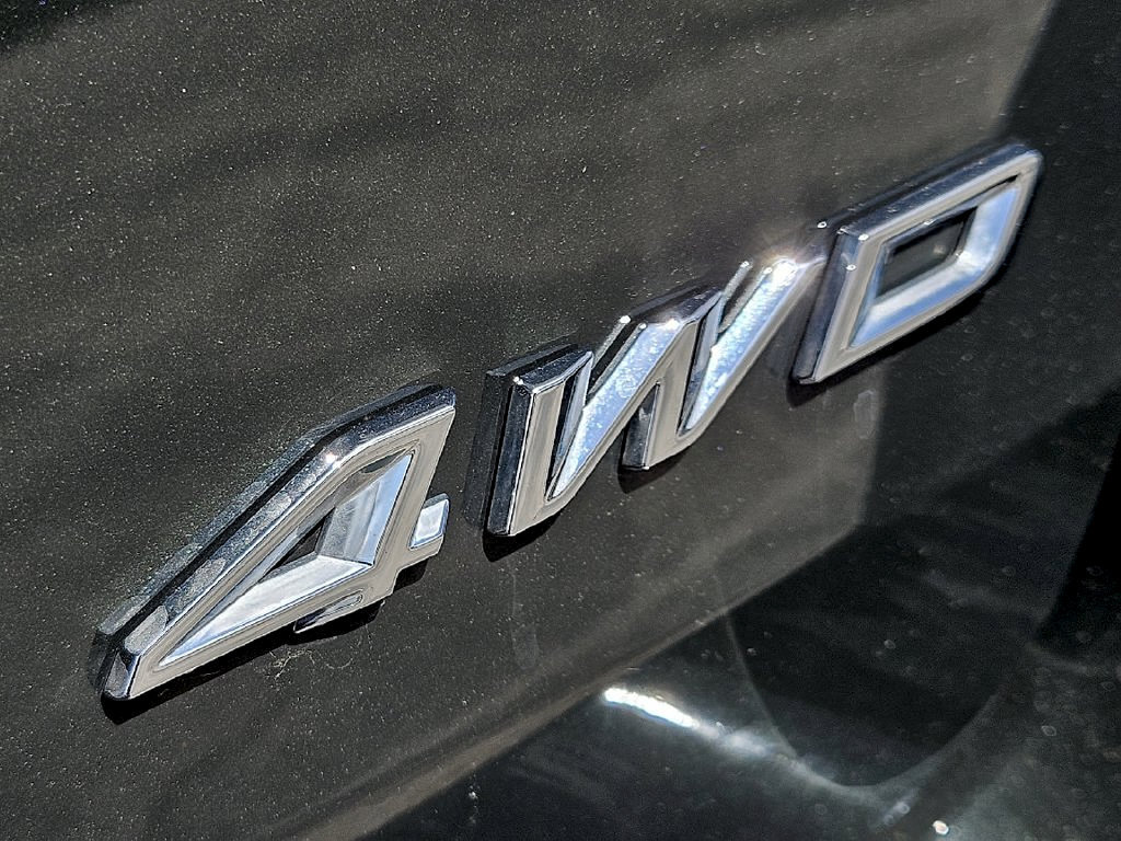 Used 2024 Ford Explorer XLT AWD/4WD image 13