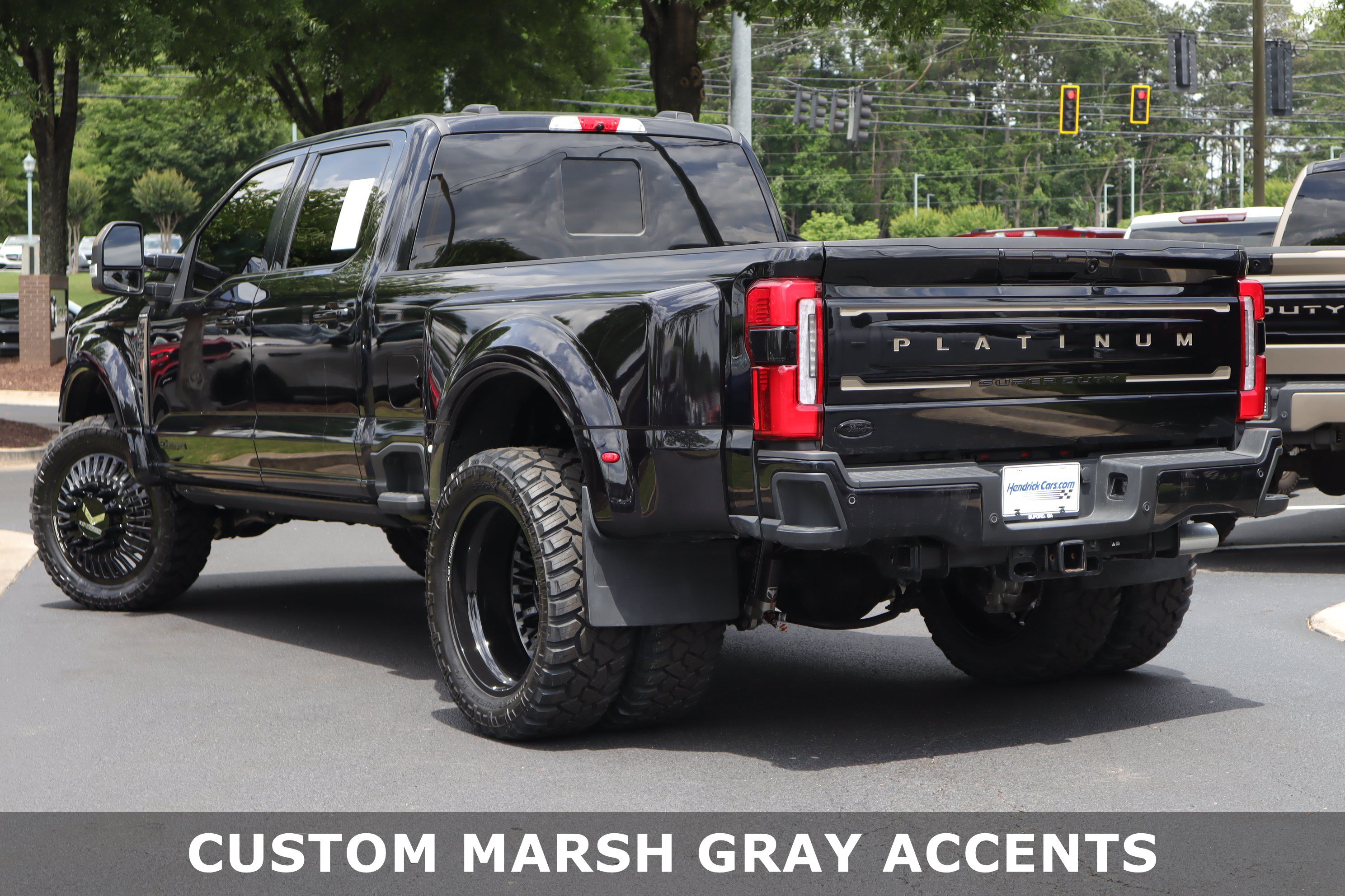 Used 2025 Ford F450 Platinum w/ Platinum Plus Package AWD/4WD image 3