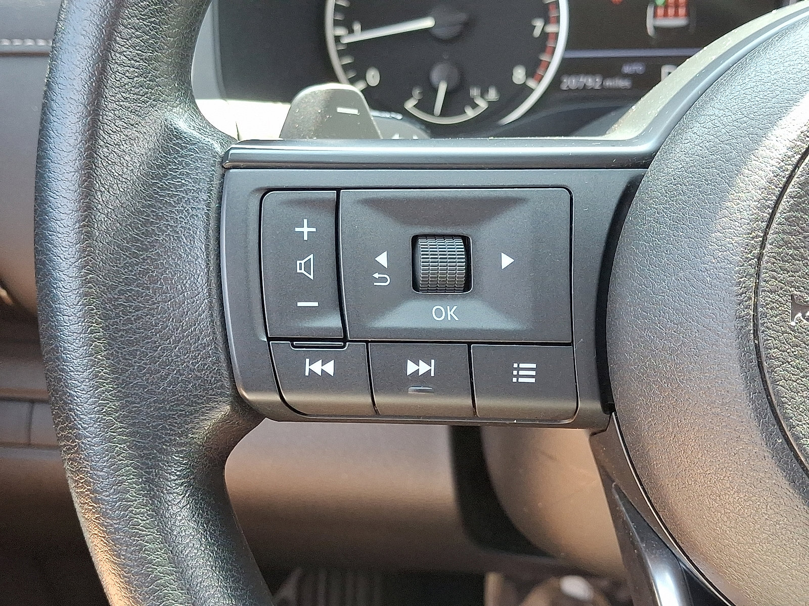 Certified 2024 Nissan Pathfinder S image 24