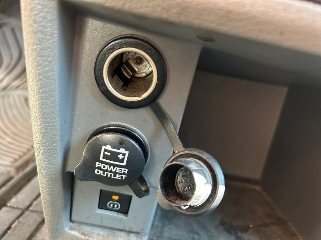 Used 2010 Chrysler Town & Country Touring FWD image 28