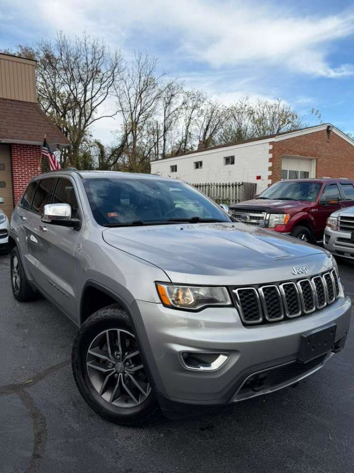 Used 2017 Jeep Grand Cherokee Limited AWD/4WD image 7