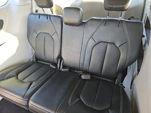 Used 2024 Chrysler Pacifica Touring-L FWD image 37
