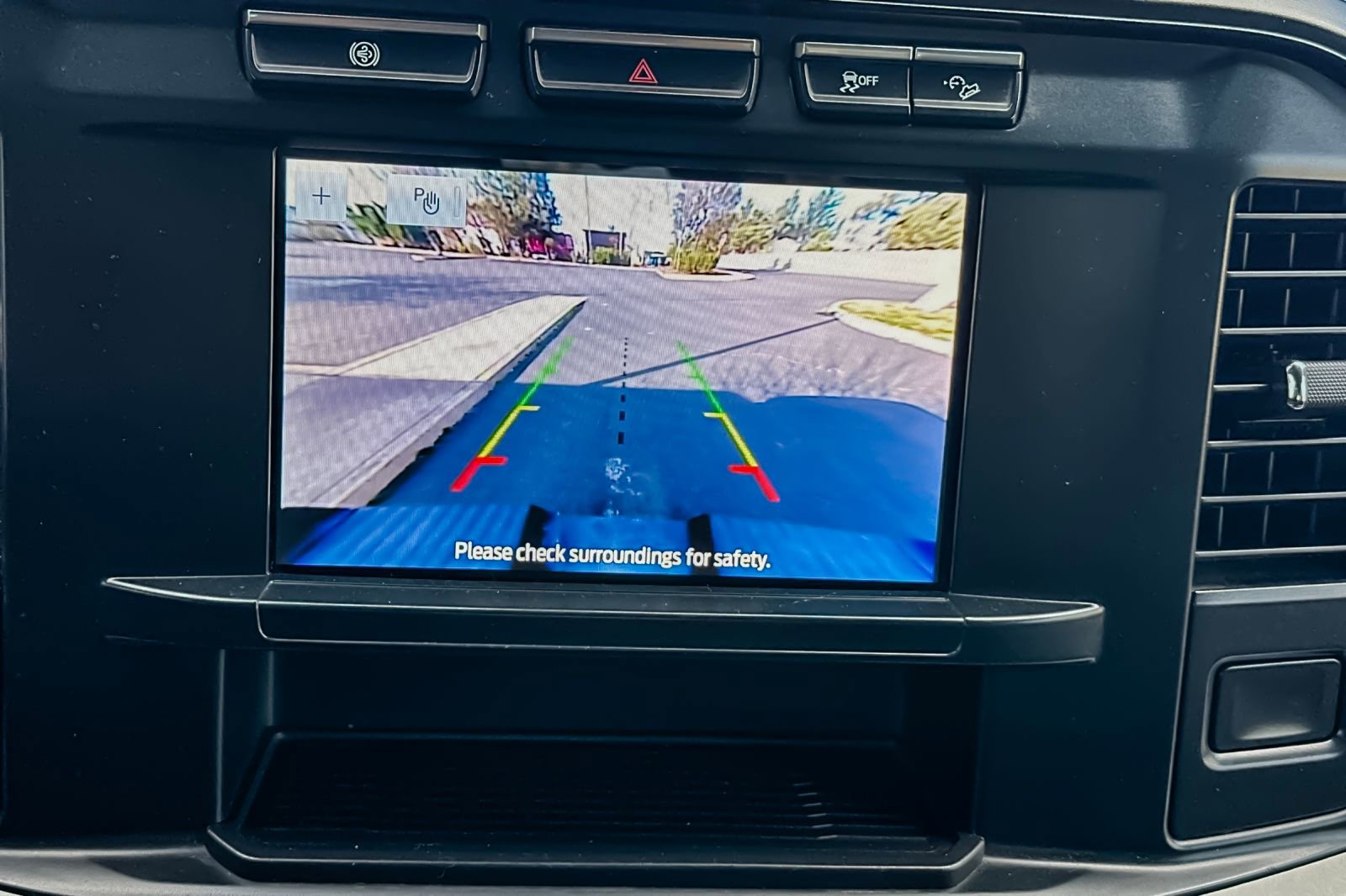 Used 2023 Ford F350 XLT w/ FX4 Off-Road Package image 25