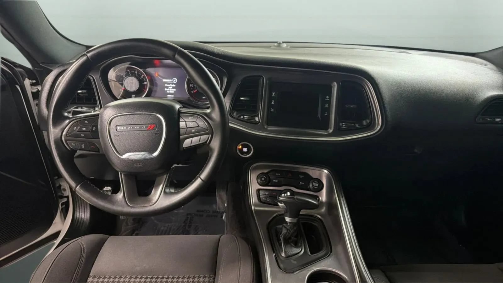 Used 2017 Dodge Challenger SXT RWD image 10