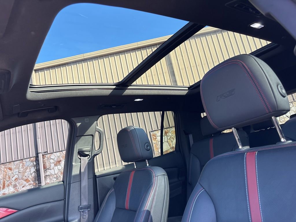 Used 2024 Chevrolet Traverse RS image 23