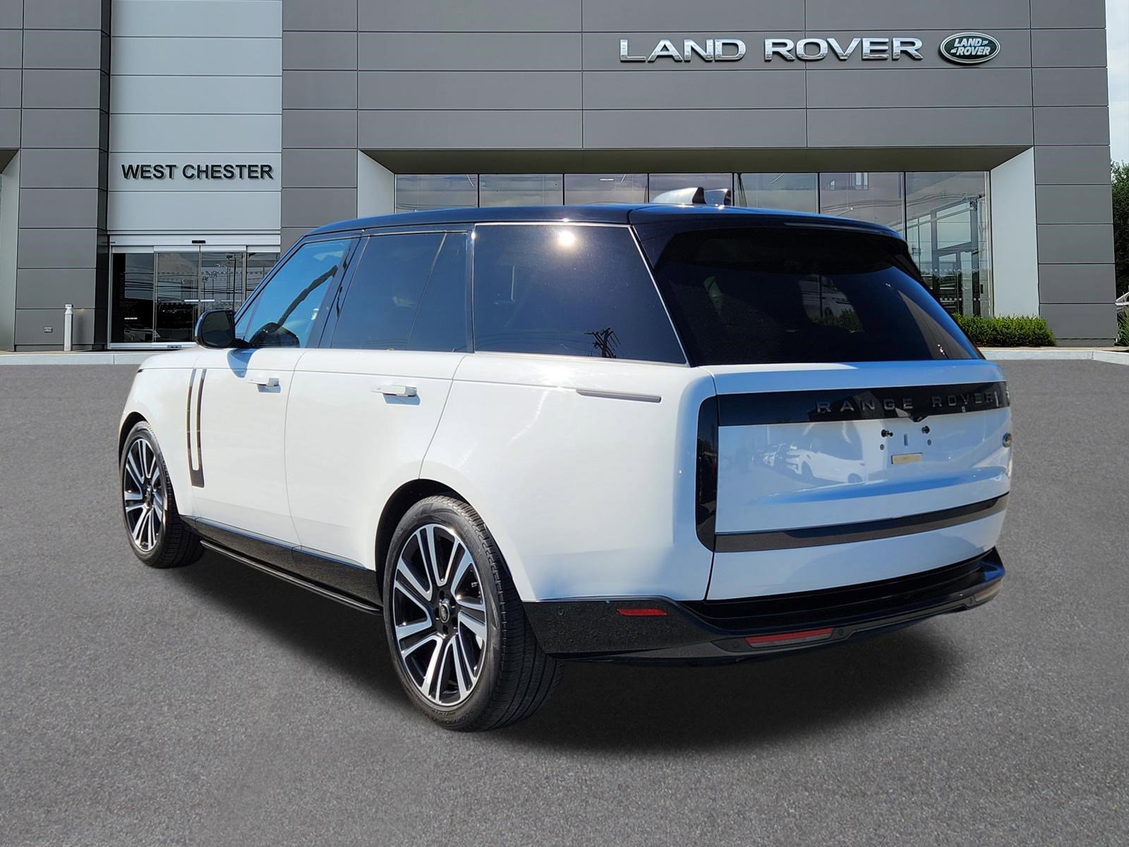 Certified 2023 Land Rover Range Rover SE AWD/4WD image 3