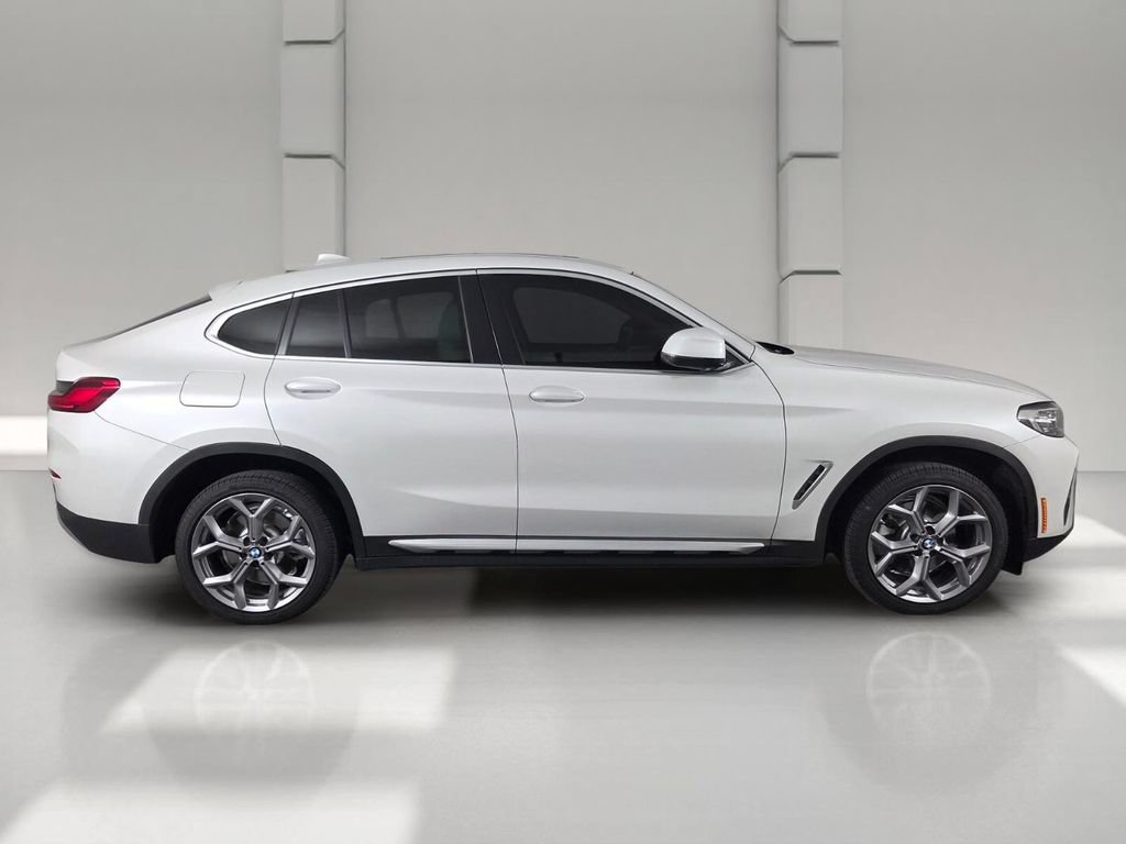 Used 2025 BMW X4 xDrive30i AWD/4WD image 4