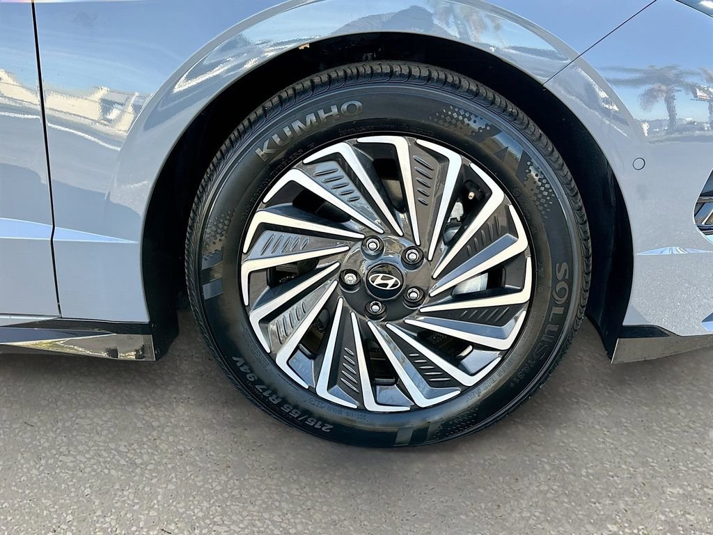 Used 2024 Hyundai Sonata Limited image 32
