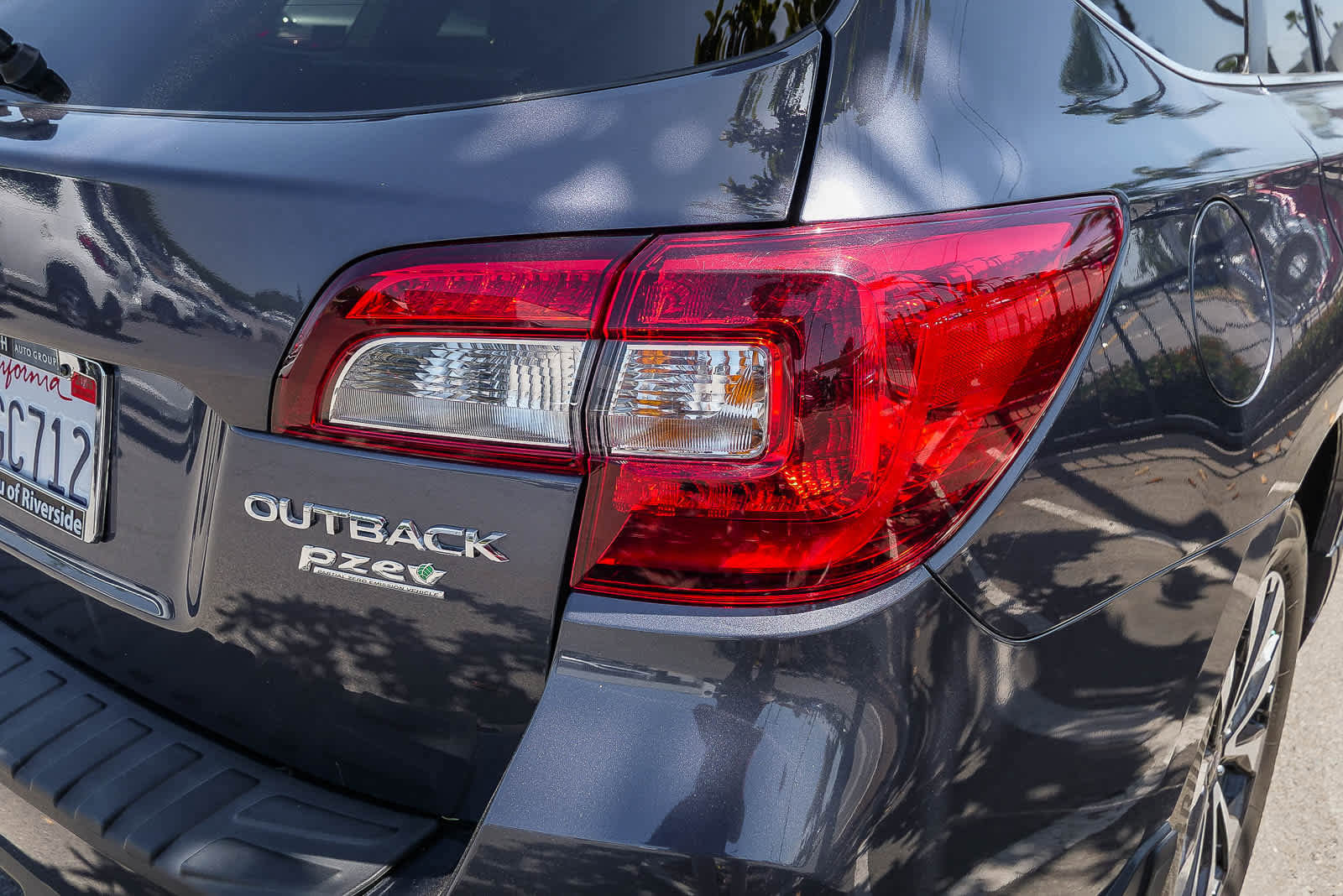 Used 2017 Subaru Outback 2.5i Limited AWD/4WD image 12