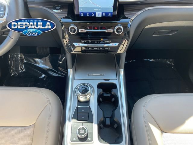 Used 2024 Ford Explorer Limited w/ Limited Technology Package AWD/4WD image 14