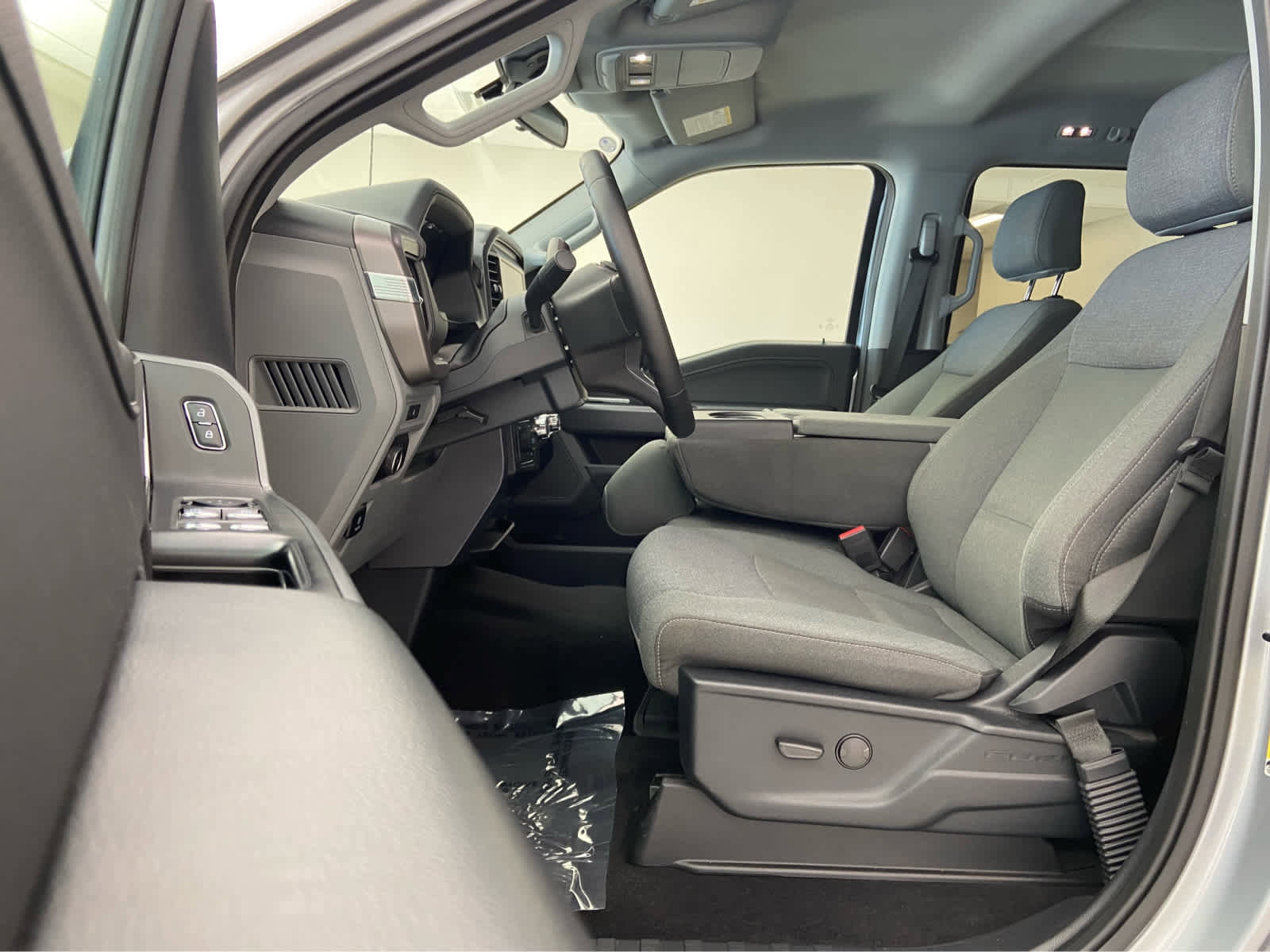 Used 2025 Ford F150 XLT w/ Equipment Group 301A Standard image 11