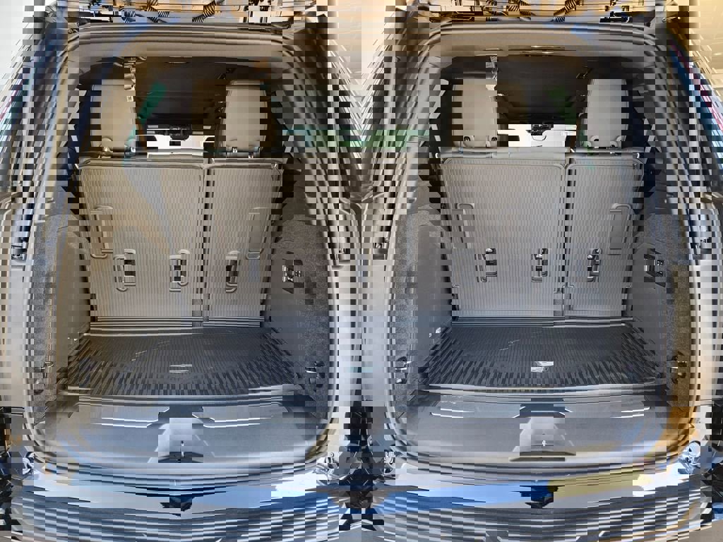 New 2026 Cadillac Escalade Sport w/ Touring Package image 32