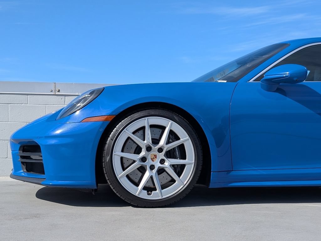 Used 2025 Porsche 911 Carrera S RWD image 9