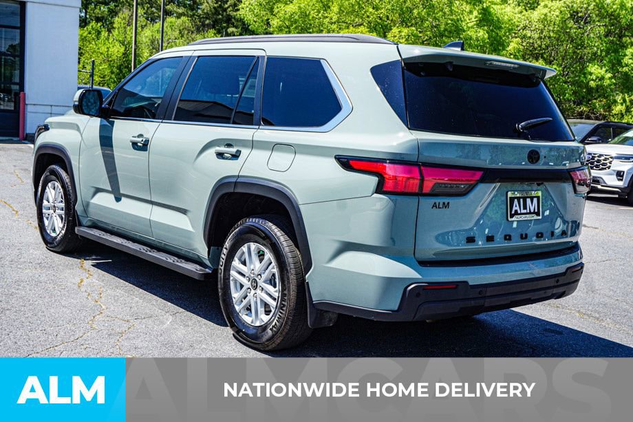 Used 2024 Toyota Sequoia SR5 w/ SR5 Premium Package AWD/4WD image 5