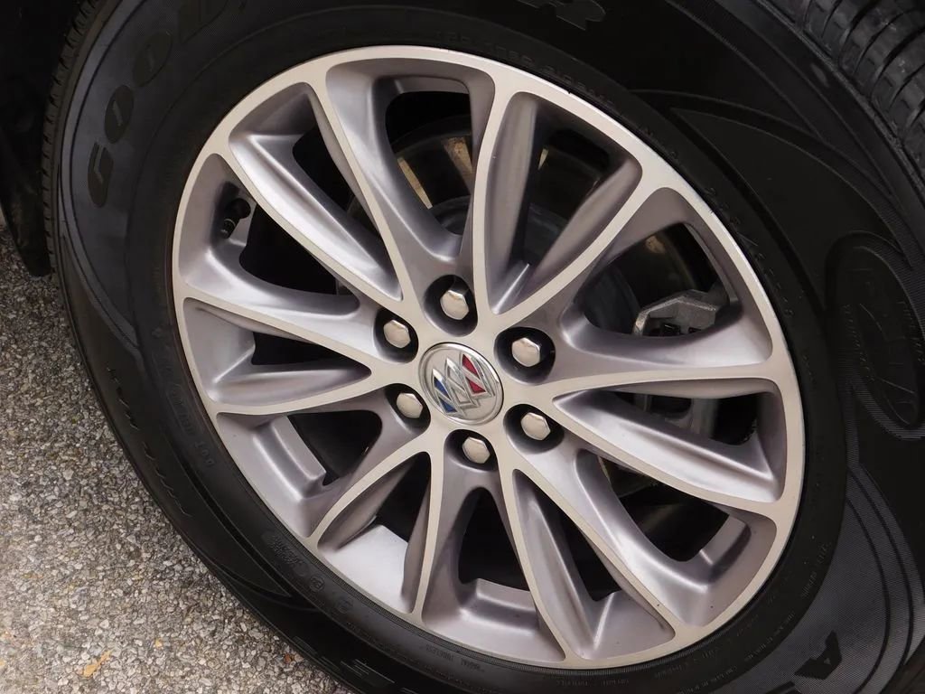 Used 2024 Buick Enclave Premium image 6