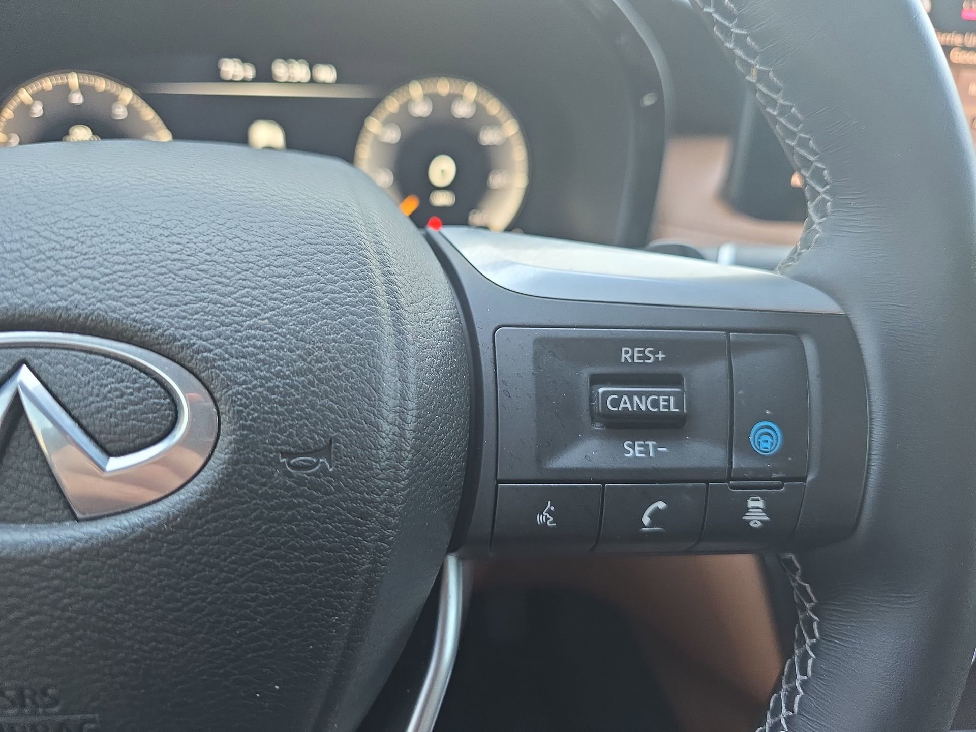 Certified 2023 INFINITI QX60 Sensory w/ Vision Package AWD/4WD image 18